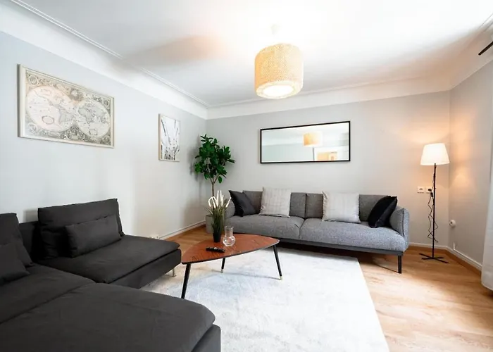 An Entire Spacious House Near To The City Centre